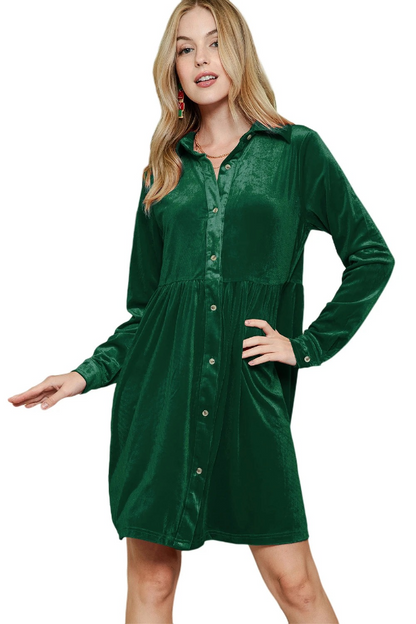 Solveig® | Vestido camisero verde de manga larga con volantes y botones de terciopelo