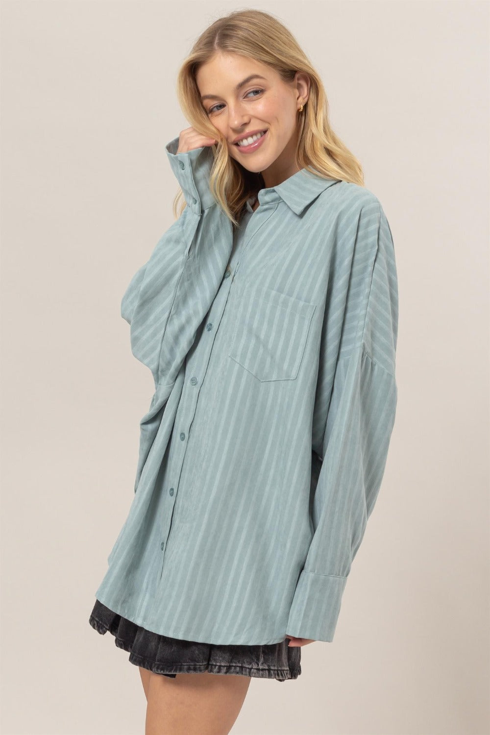 Teresa® | Camisa oversize con botones y manga larga a rayas