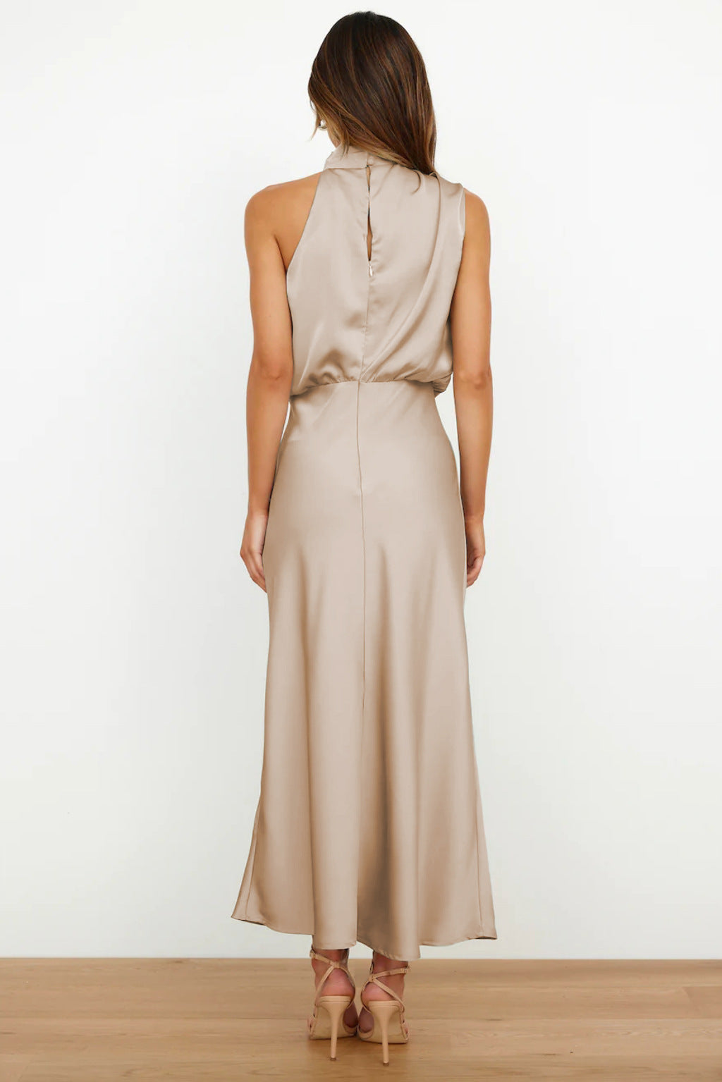 Silke® | Elegante vestido de noche de raso