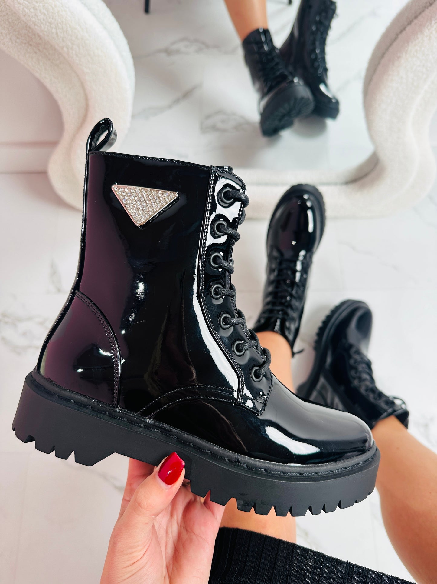 Sonia® | Botas negras brillantes