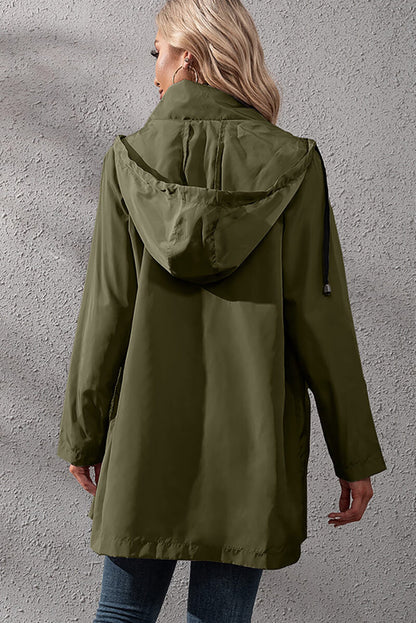 Yasmina® | Cortavientos urbano impermeable con capucha.