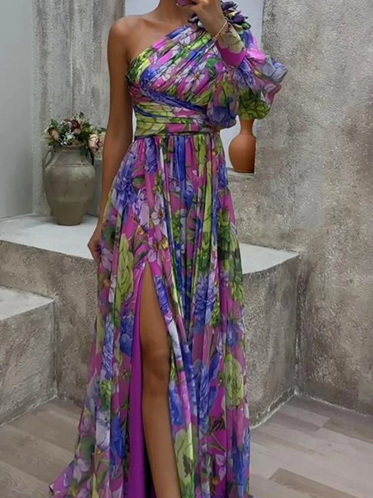 Lila - Maxivestido de una manga con abertura lateral y estampado morado