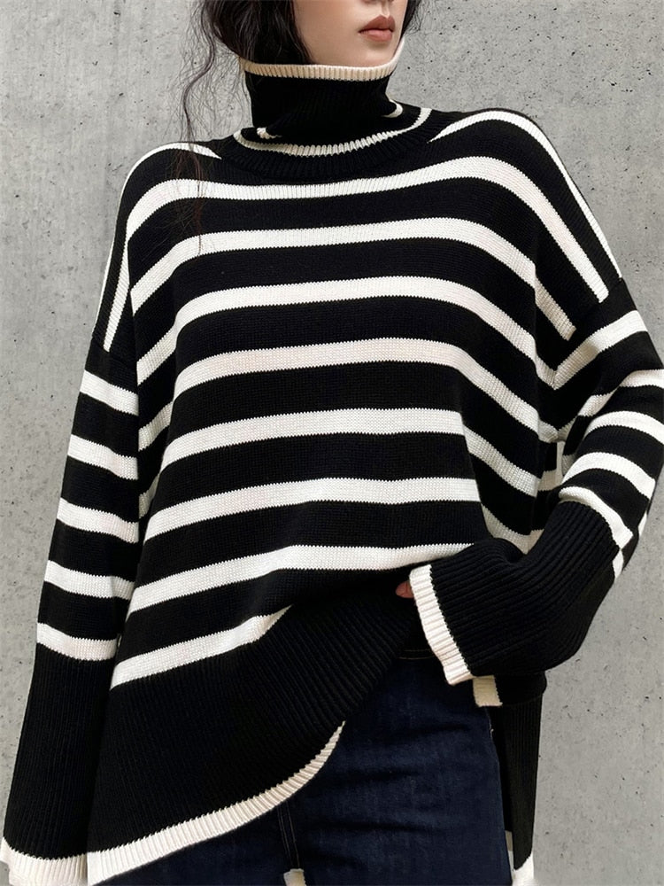 Zara® | Jersey oversize de cuello vuelto a rayas