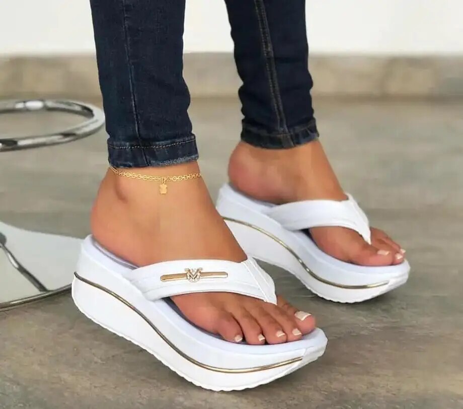 Yara® | Sandalias de cuña gruesas y elegantes para mujer.