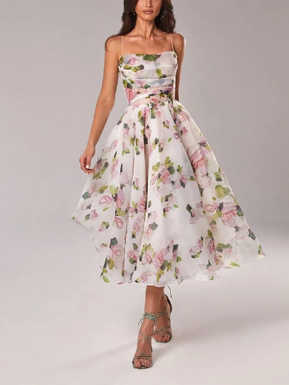 Vestido de tirantes con estampado elegante