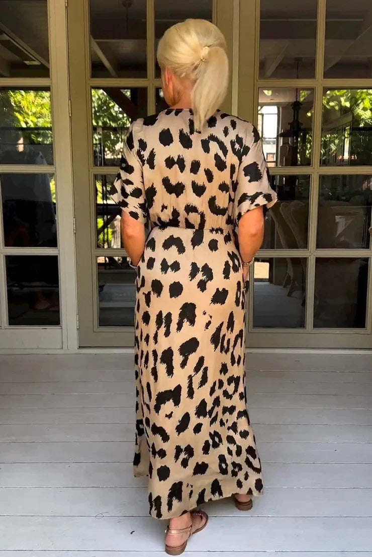 Maxivestido de leopardo salvaje con cuello en V